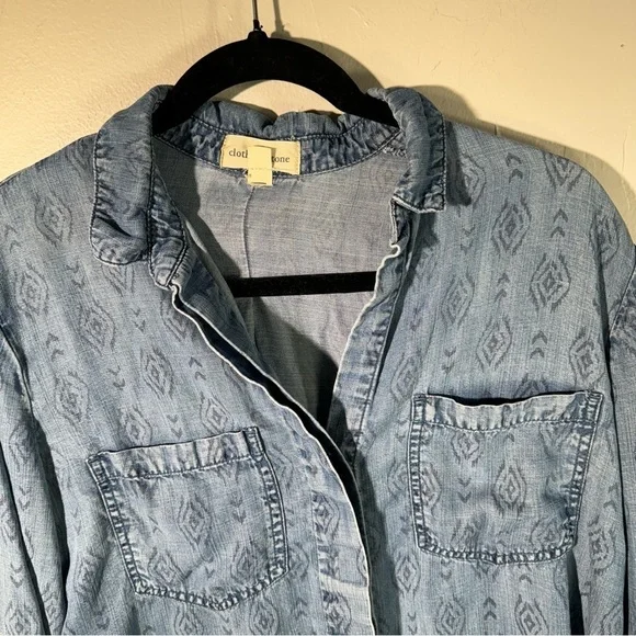 Cloth&Stone Roll Tab Sleeve Blue Tencel Button Up Shirt denim chambray tribal - Picture 5 of 14
